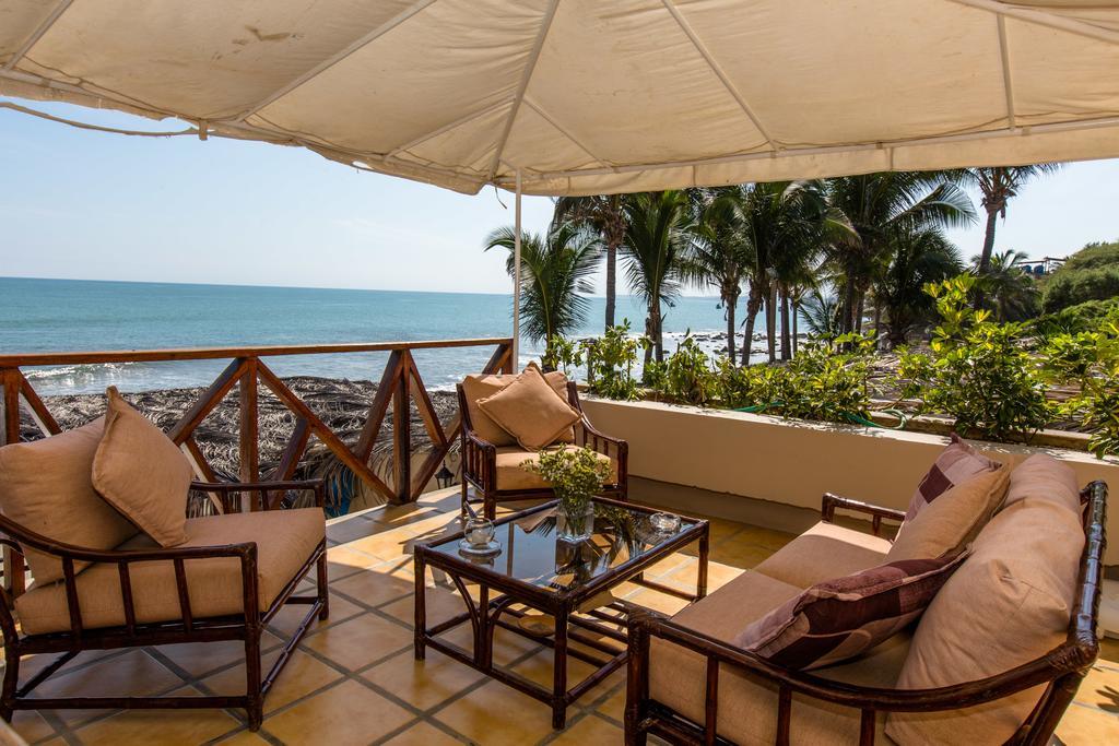 Casa De Playa Bungalows & Restaurant Hotel Mancora Exterior photo