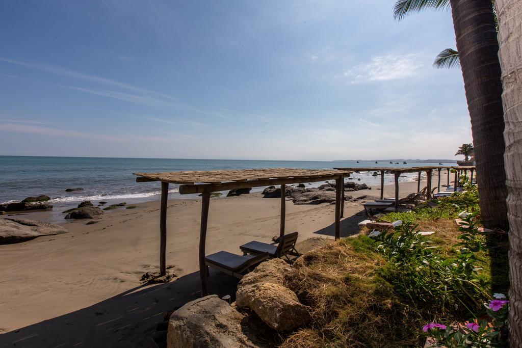 Casa De Playa Bungalows & Restaurant Hotel Mancora Exterior photo